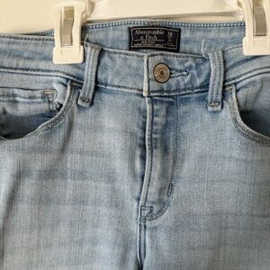 Abercrombie & Fitch Mid Rise Super Skinny Ankle Raw Hen Jeans Size 26